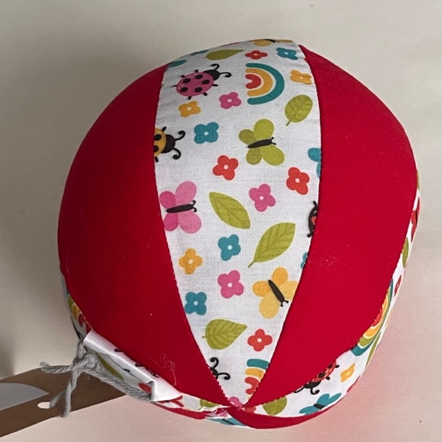 Baby speelbal 'Lieveheersbeestje/regenboog'